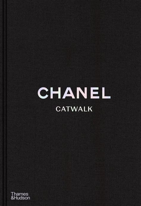 chanel boek bol|Chanel Catwalk: The Complete Collections The .